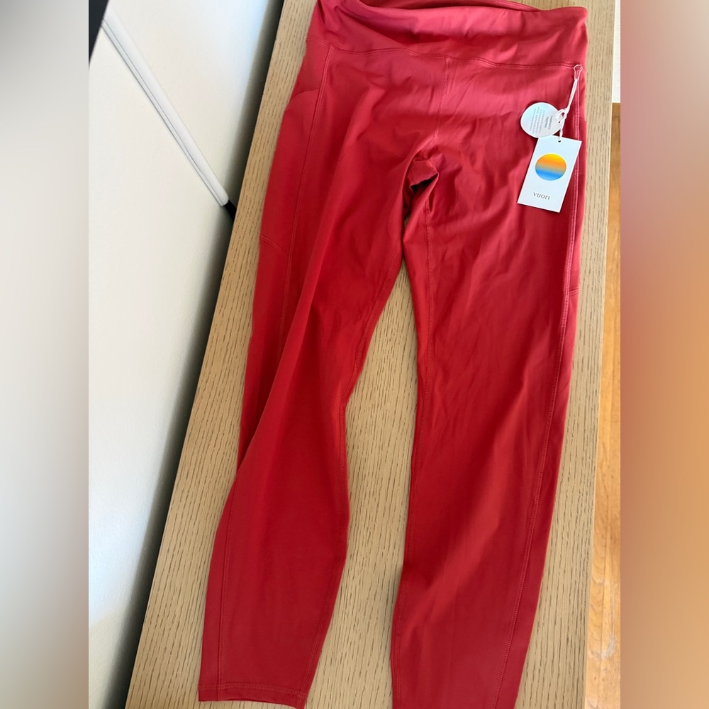 Vuori Stride Leggings in Poppy